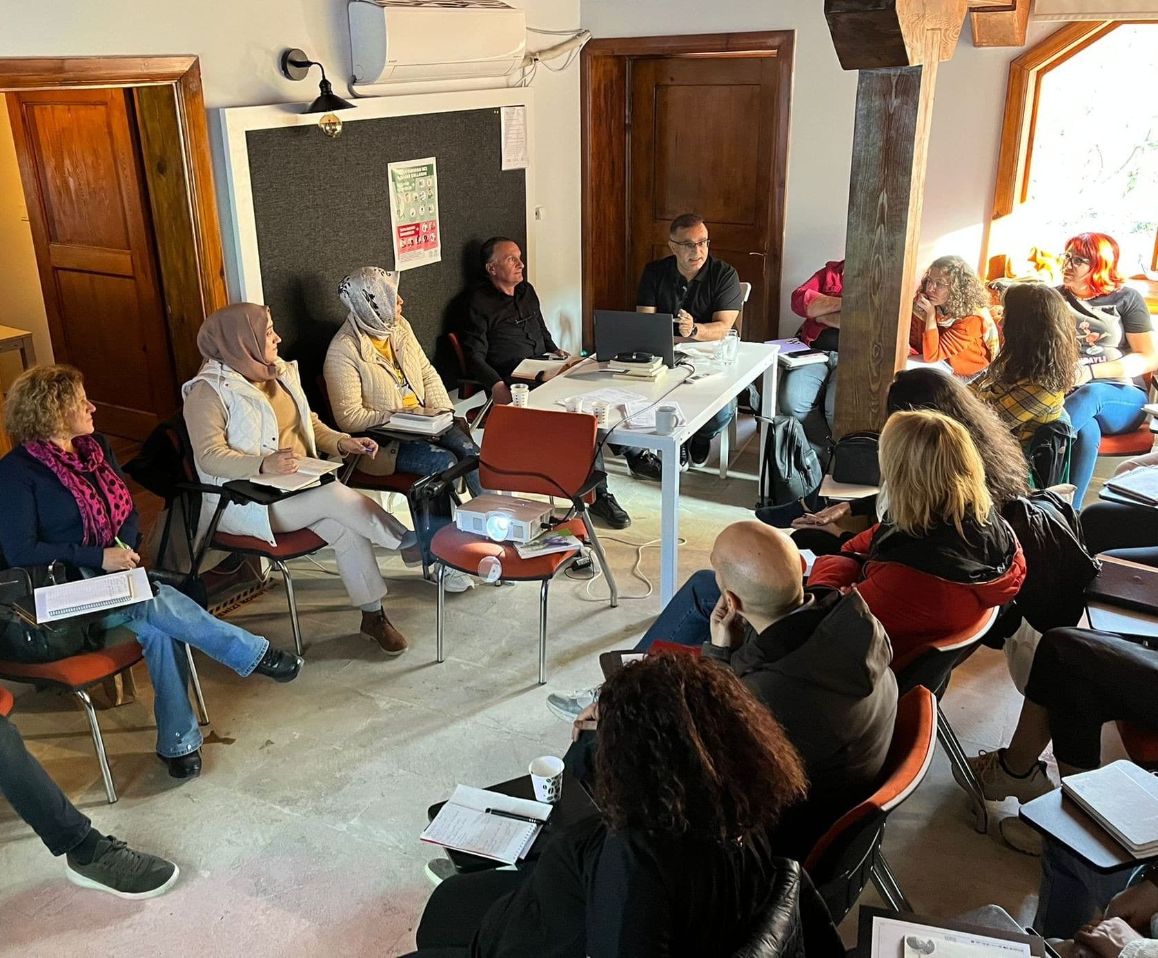 KEMAL VAROL ROMAN YAZMANIN İNCELİKLERİNİ ANLATTI