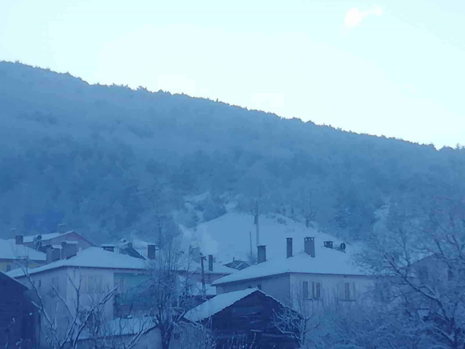 Bursa Keles’te kar yağışı çiftçiyi sevindirdi