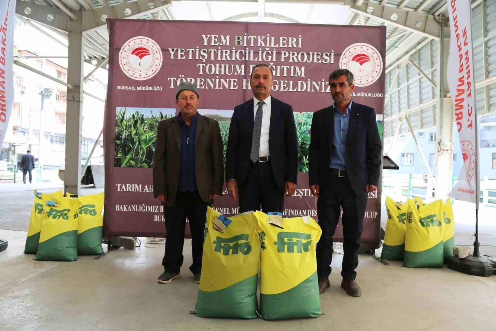 İklim dostu tohumlar çiftçilerle teslim edildi
