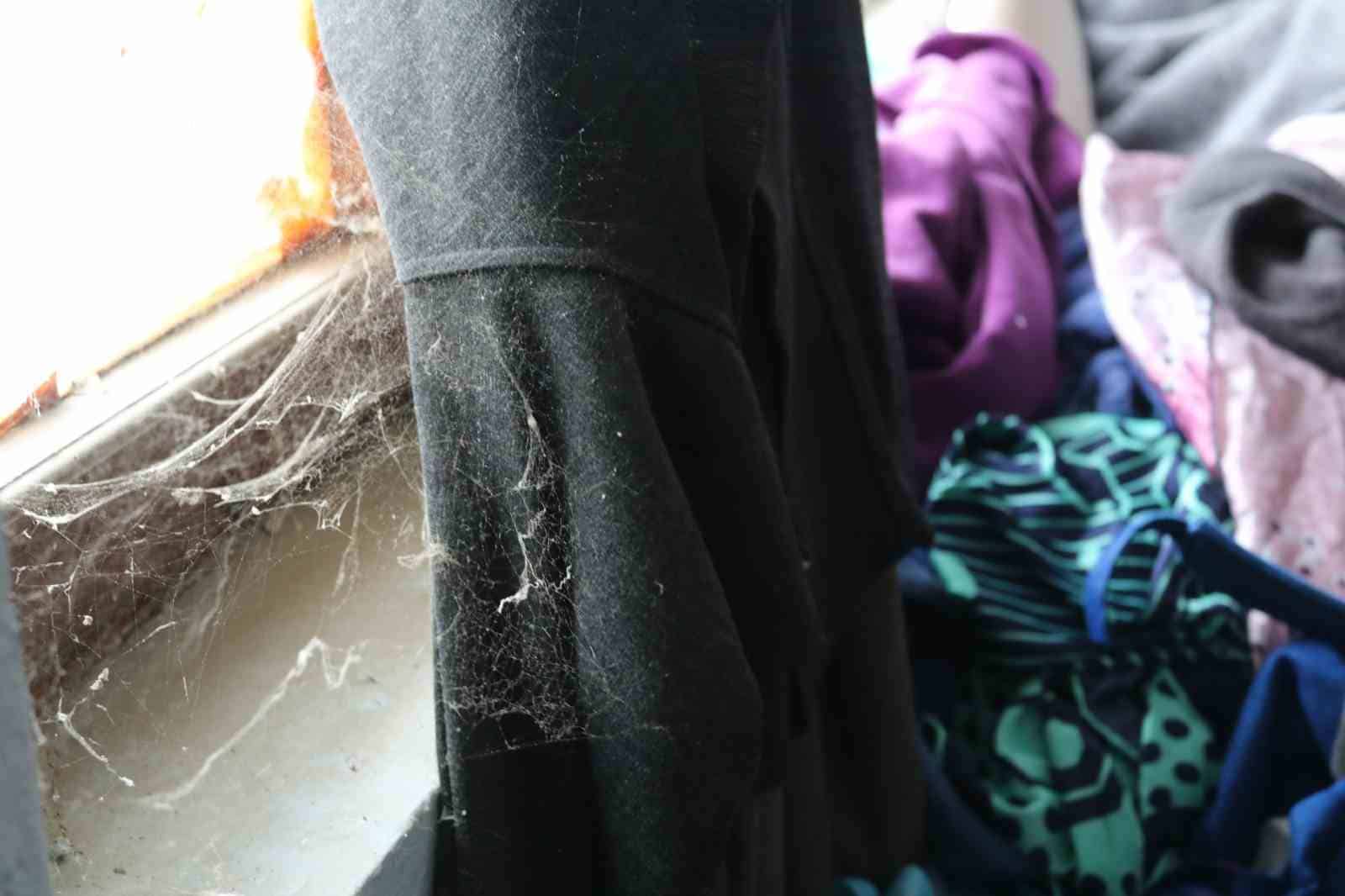 (Özel) Çöp evde yaşayan adamın içler acısı hali