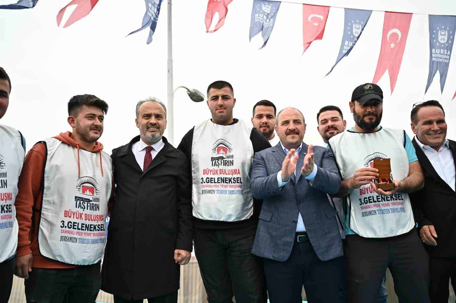 7 dakikada 7 pide yedi, 5 çeyrek altın kazandı