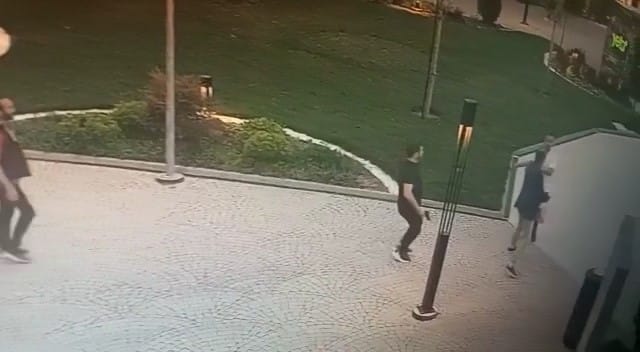 (Öze) Tıp literatürüne giren kalp profesörüne silahlı saldırı kamerada
