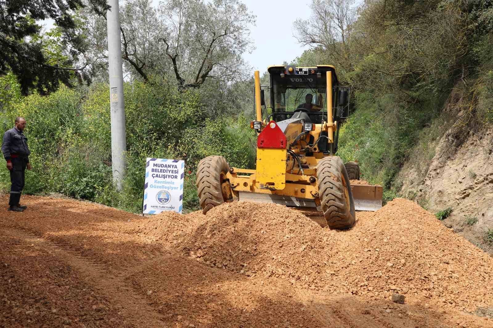 Tirilye mezarlık yolunda çalışmalar başladı