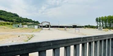 BURSA'DAKİ HAYVAN PAZARLARINDA ŞAP KARANTİNASI KURBAN BAYRAMI'NA KADAR TEDBİRLER DEVAM EDECEK BURSA'NIN HİÇBİR İLÇE VE MAHALLESİNDE ŞAP VAKASI YOK BAYBURT, ERZURUM, MUŞ VE AĞRI'DAN GELEN HAYVANLARDA ŞAP HASTALIĞI GÖZLEMLENİYOR HAYVANLARIN HEPSİ AŞILI, AŞILARIN TESİRİ İLE HASTALIK 10 GÜN İÇERİSİNDE SÖNECEK