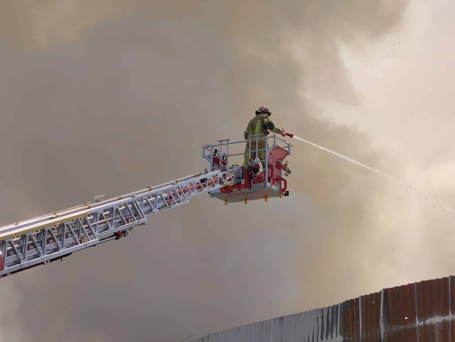 Bursa’da geri dönüşüm tesisinde korkutan yangın