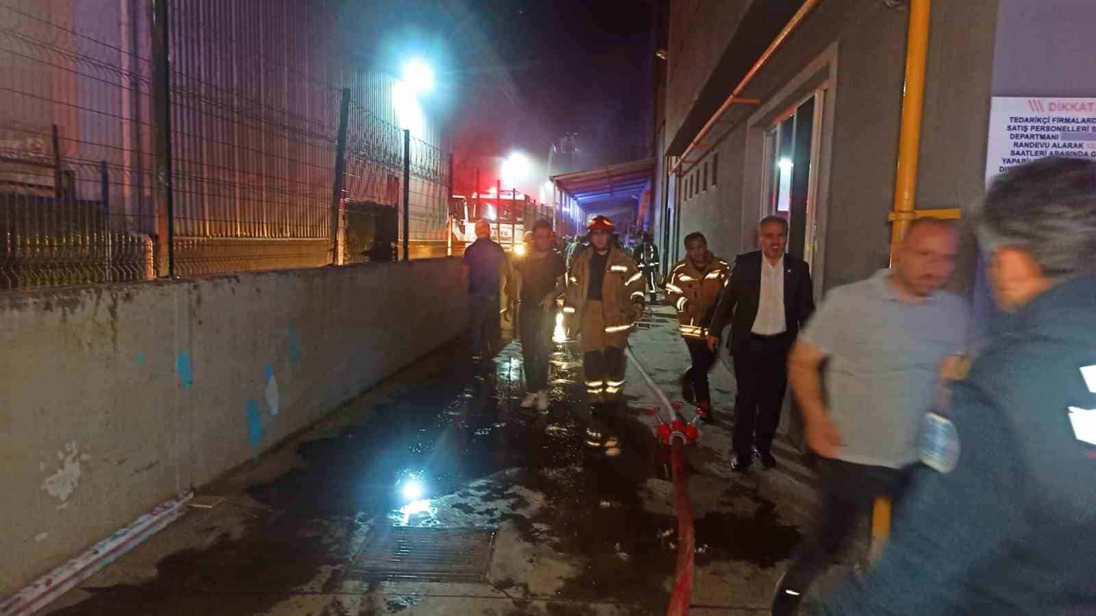 Bursa’da kauçuk fabrikasında büyük yangın