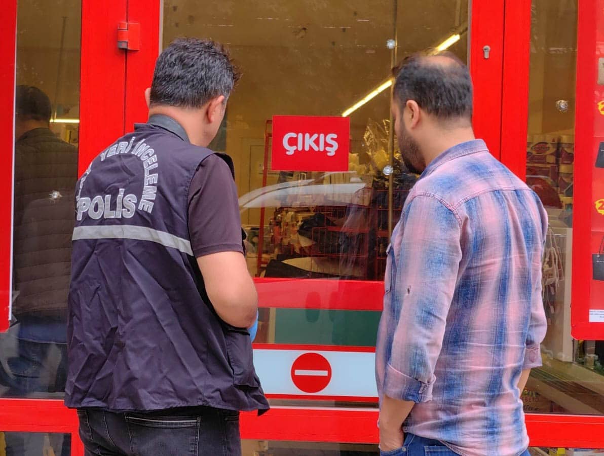 Markete pompalı tüfekle saldırı