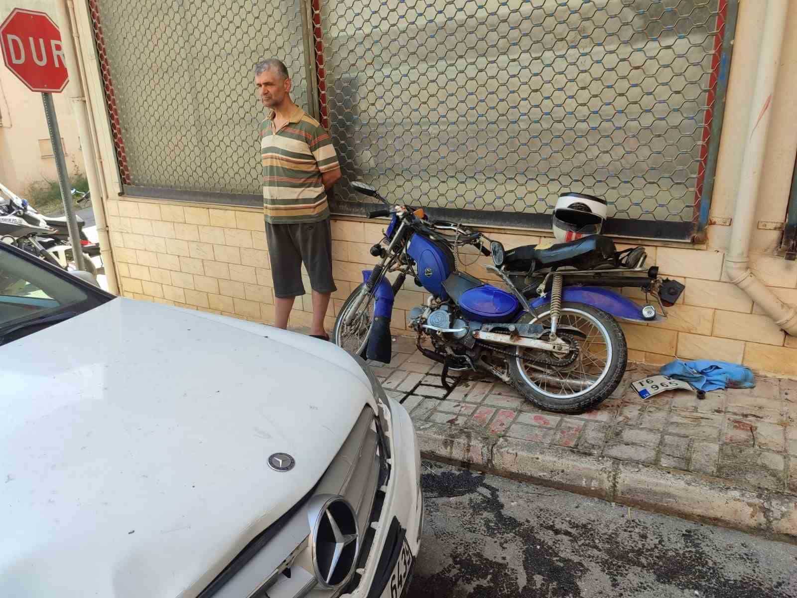 Motosikletle çarpıştı, ağır yaralı sürücüyü olay yerinde bırakıp kaçtı