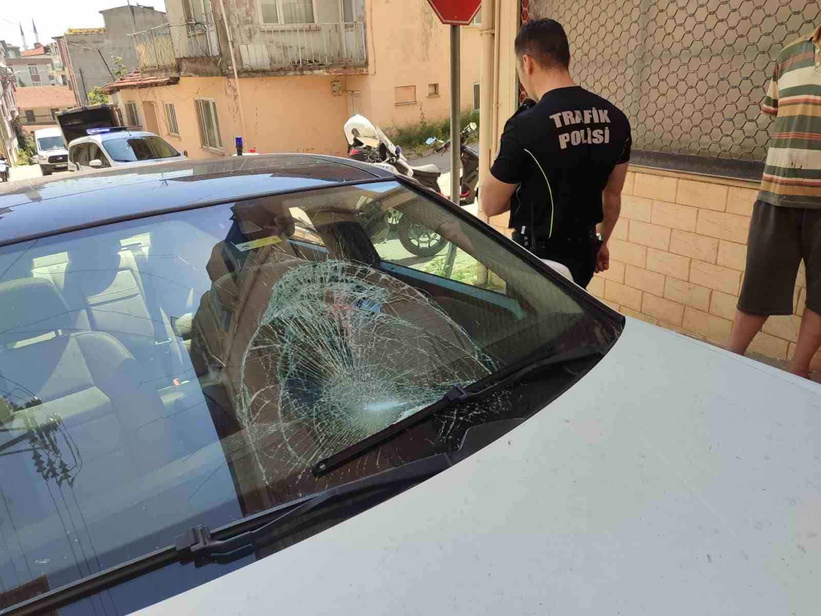 Motosikletle çarpıştı, ağır yaralı sürücüyü olay yerinde bırakıp kaçtı