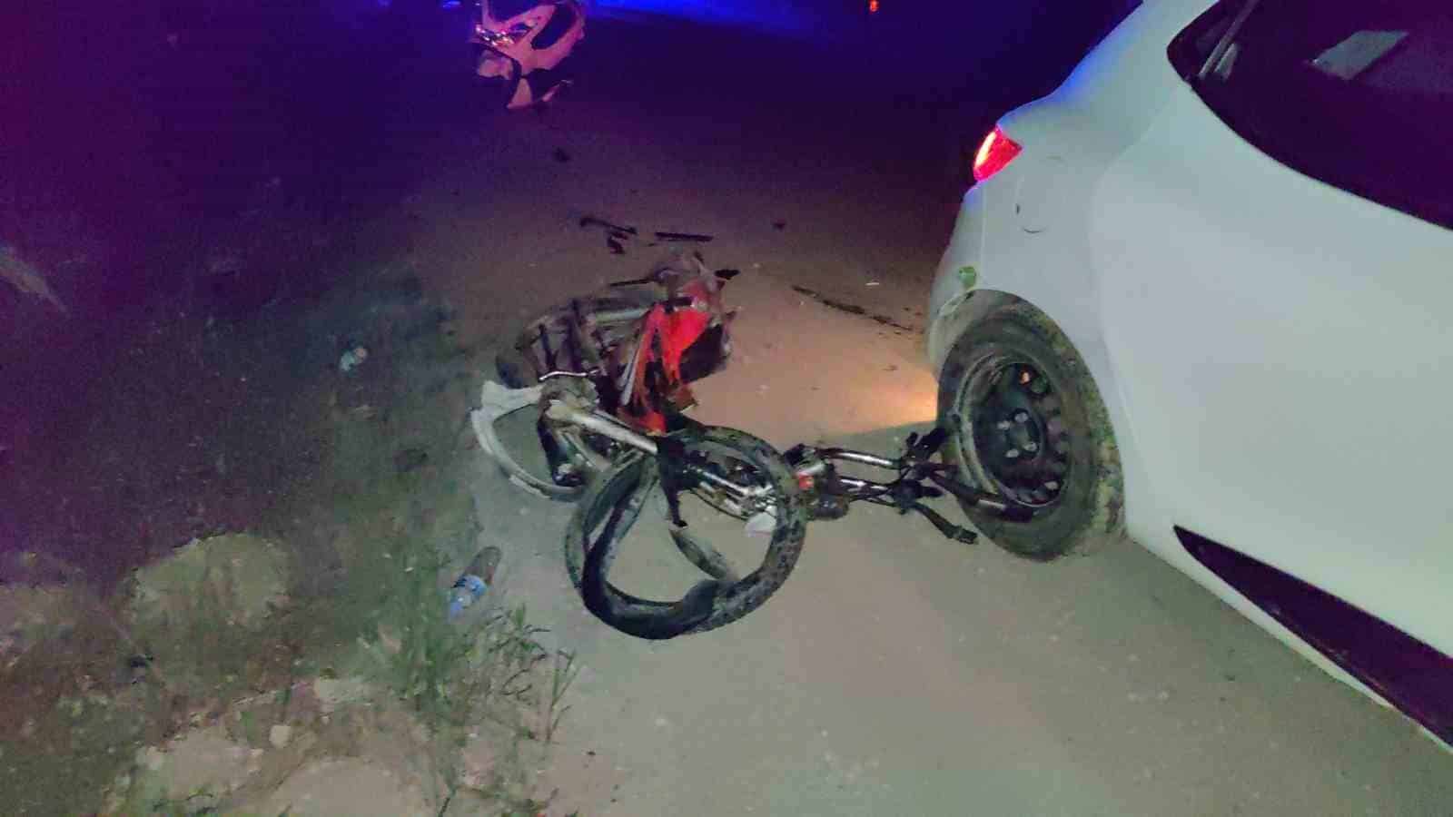 Otomobille çarpışan motosikletin sürücüsü öldü, yakınları otomobil sürücüsünü linç etmek istedi