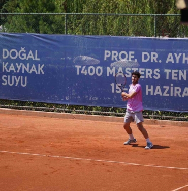 Tenis turnuvasında şampiyonlar belli oldu