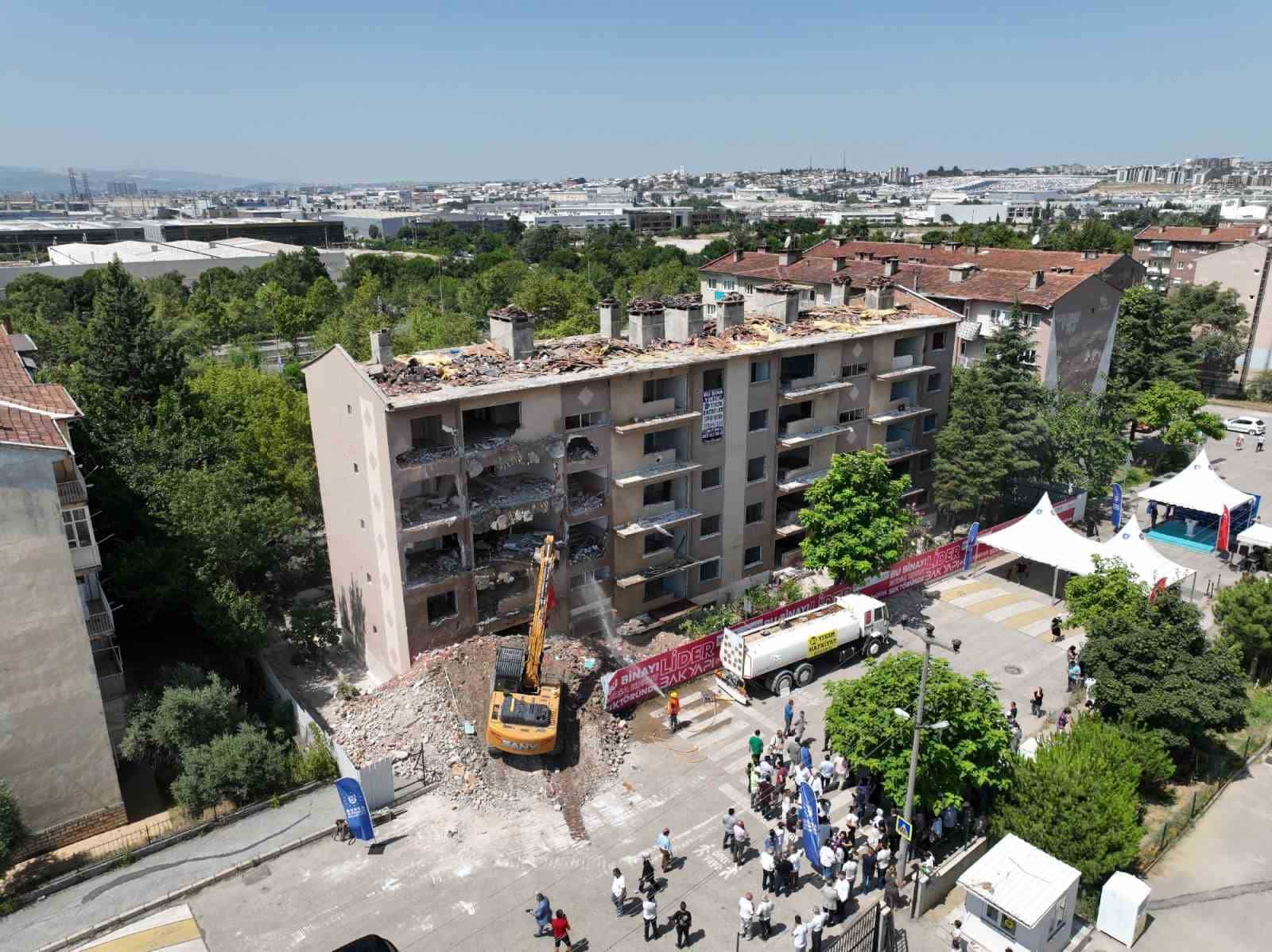 10 yılı aşkın süredir yıkımı bekleyen semt kentsel dönüşüme girdi