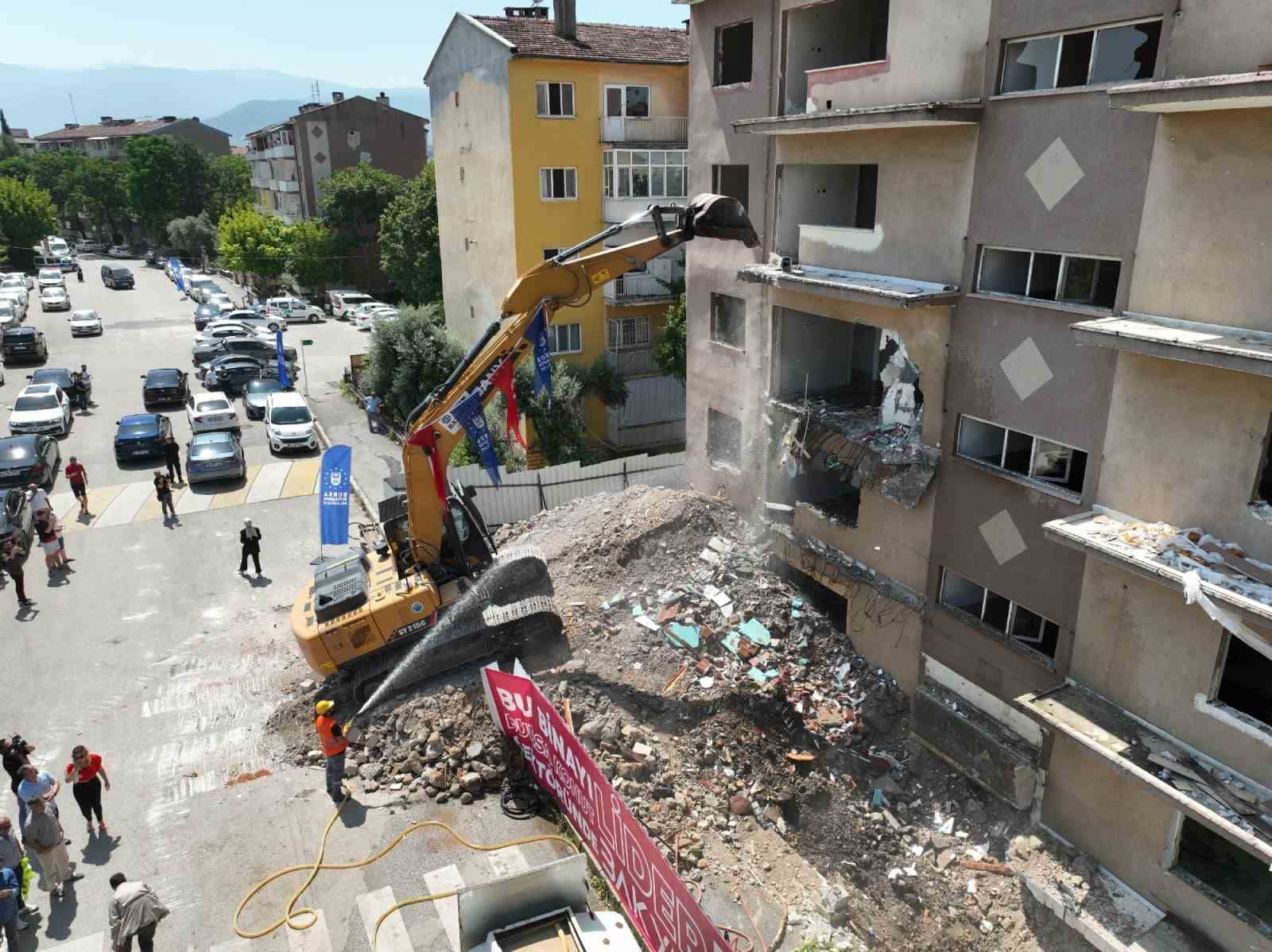 10 yılı aşkın süredir yıkımı bekleyen semt kentsel dönüşüme girdi