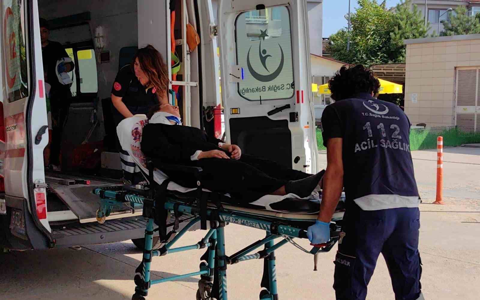 Bursa’da 4 araç birbirine girdi: 4 kişi yaralandı