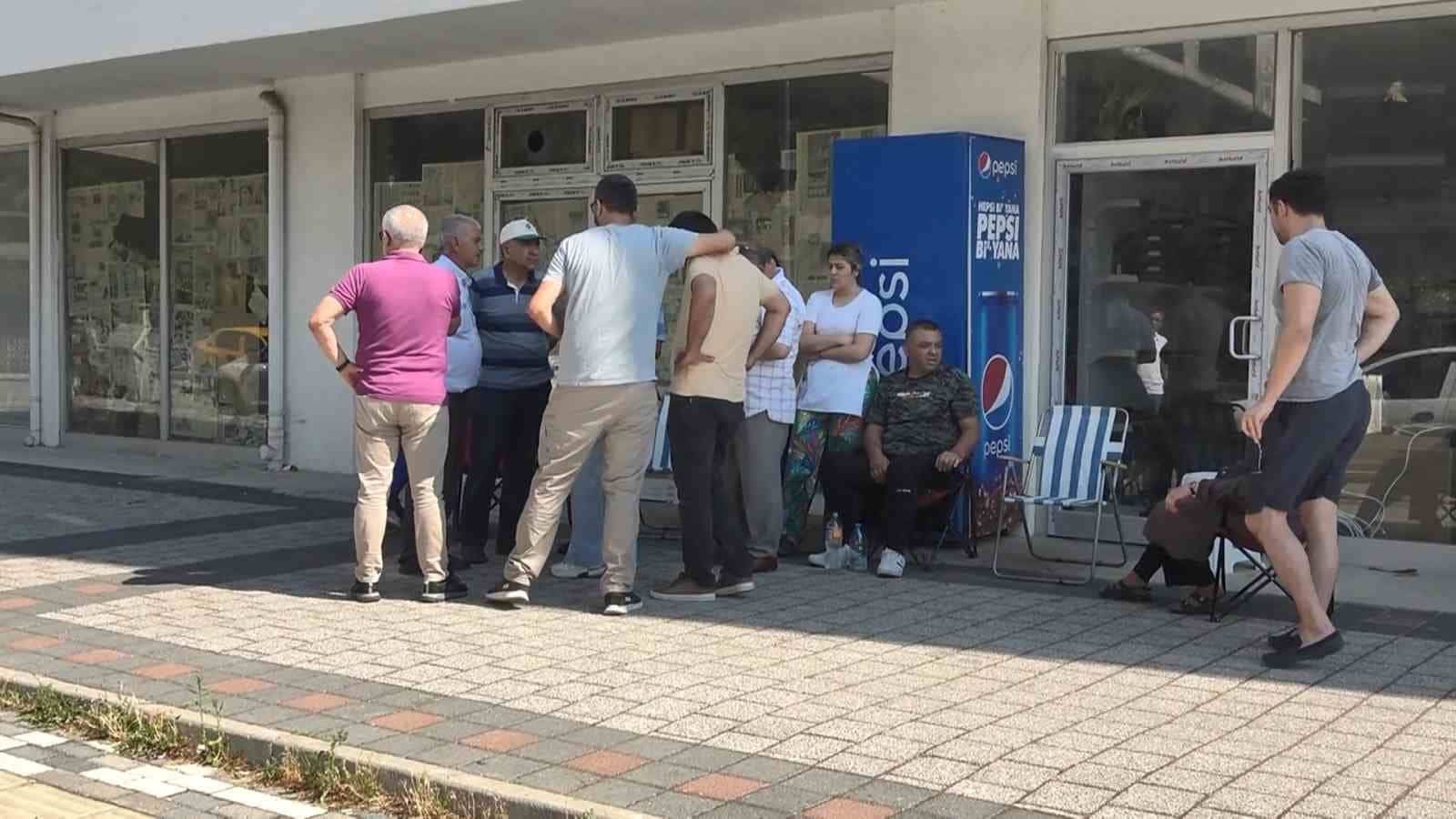 "Hacca götüreceğiz" deyip 70 kişiyi kandırdılar...Şimdi onlar Kabe’nin online görüntüsüne bakıp iç geçiriyorlar