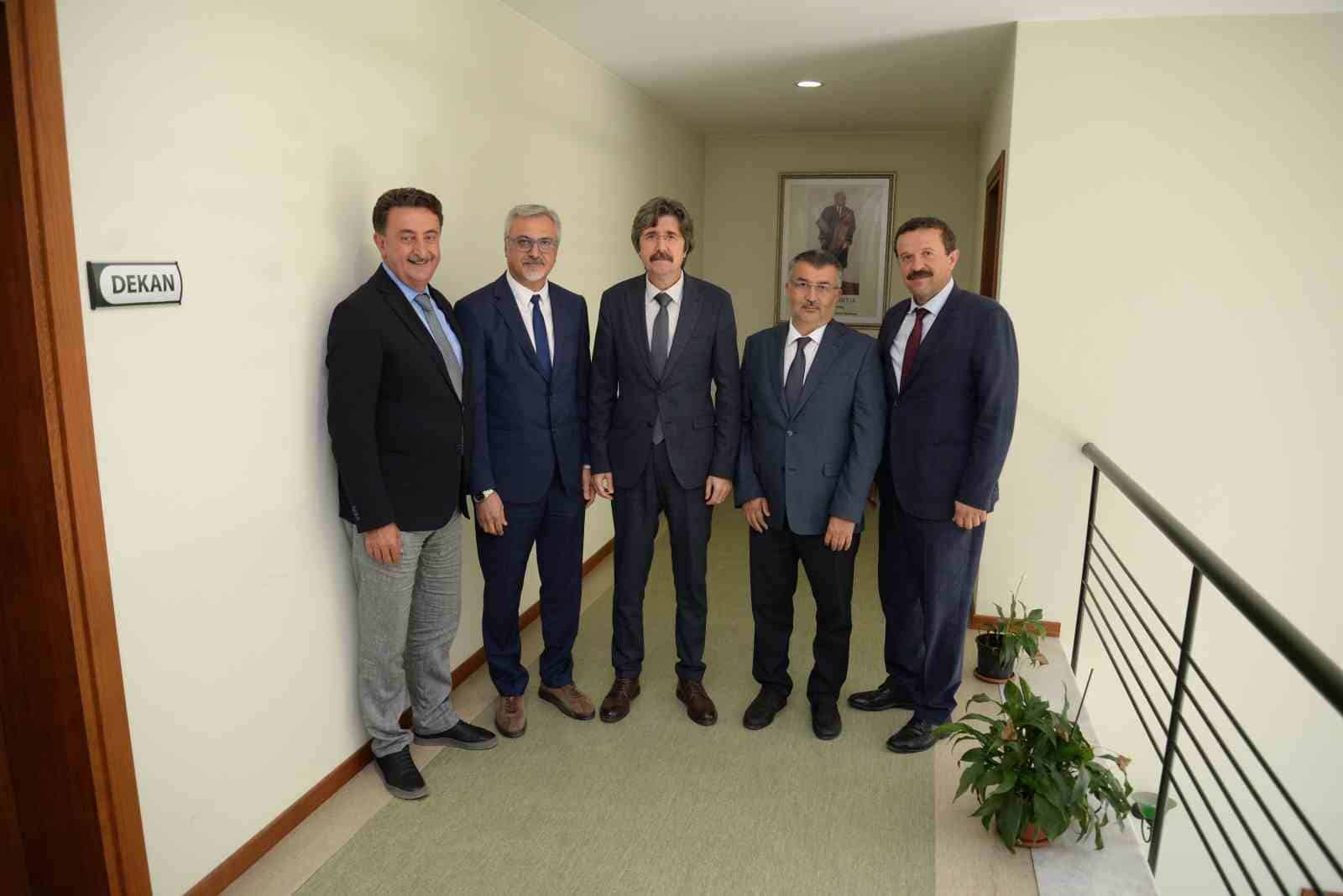 Hukuk Fakültesi’nde bayrak değişimi