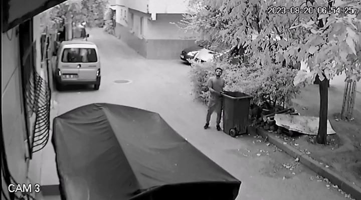 Biri çöp kovasını, diğeri rögar kapağını çalıp kayıplara karıştı