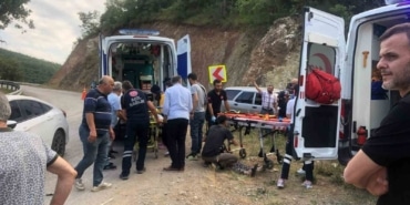 Bursa’da kamyonet ile otomobil çarpıştı: 6 yaralı