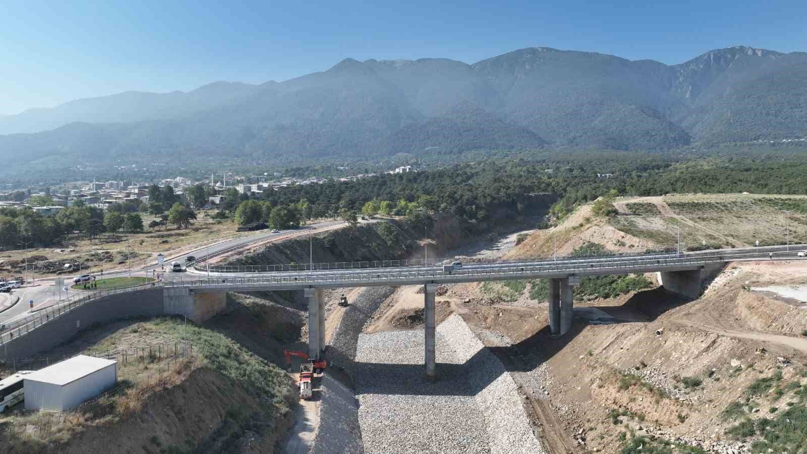 Bursa’da ulaşım sorununa köprülü neşter
