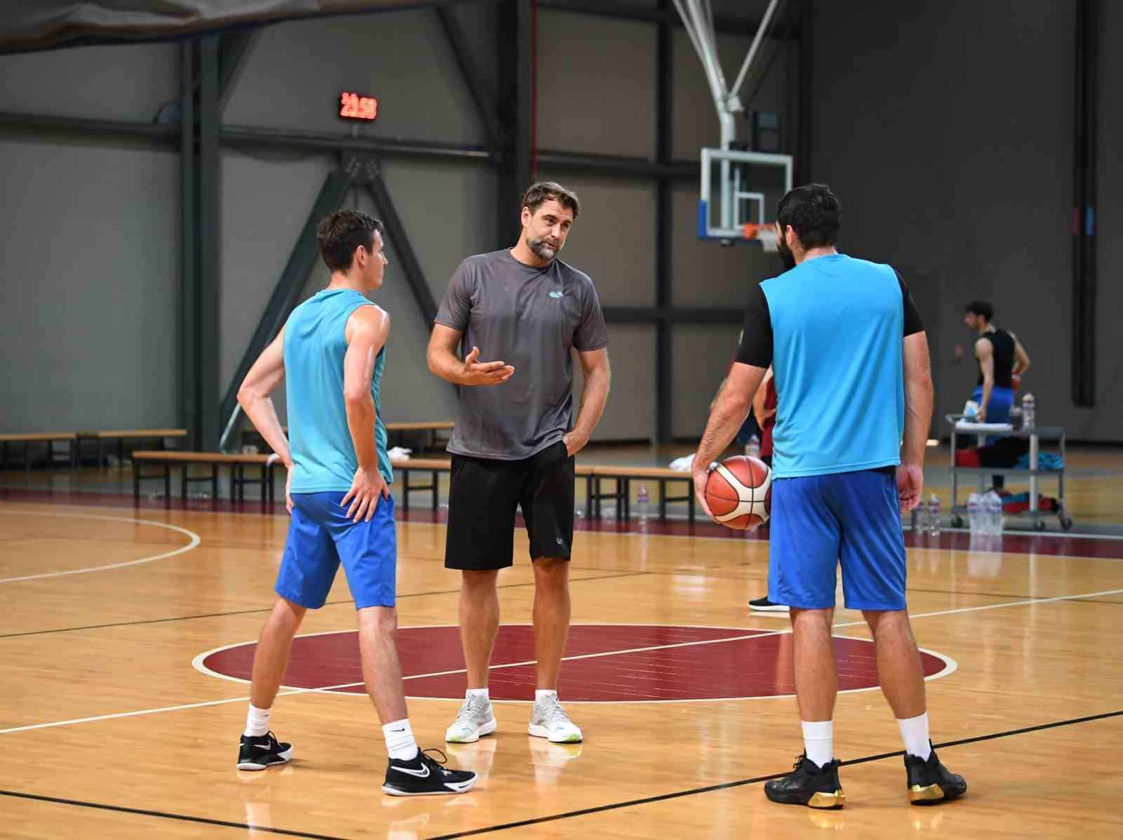 Mehmet Okur yeni sezon hazırlıklarında Tofaş A takım Staff’ında!
