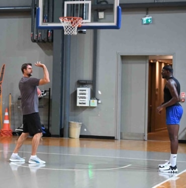 Mehmet Okur yeni sezon hazırlıklarında Tofaş A takım Staff’ında!