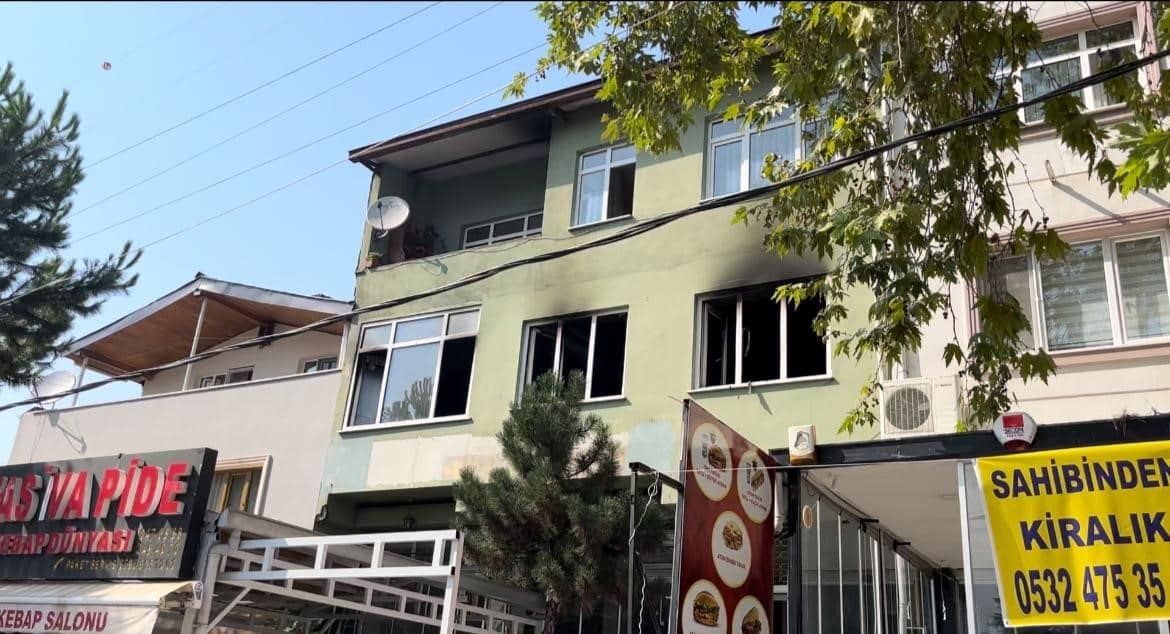 Oturduğu daireyi ateşe verdi, kuzeni ve yengesi ölümden döndü