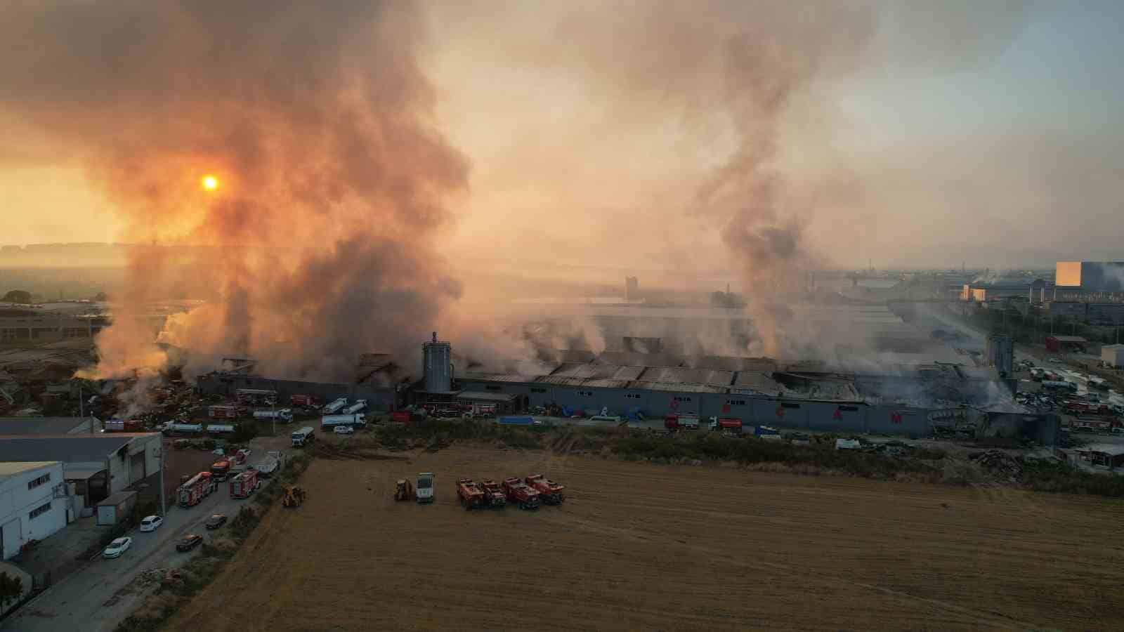 Şişecam’ın deposu da o yangında küle döndü