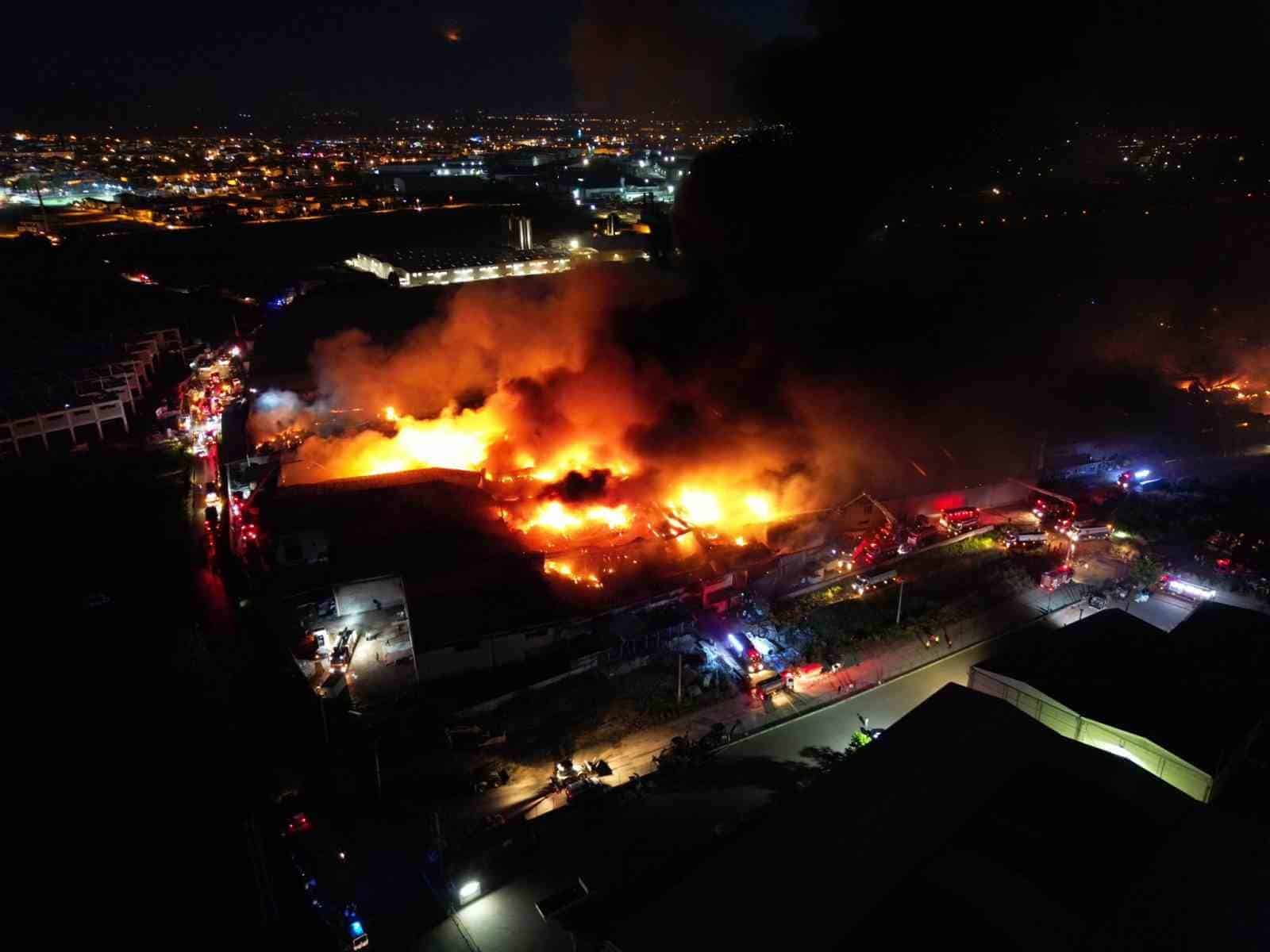 Şişecam’ın deposu da o yangında küle döndü