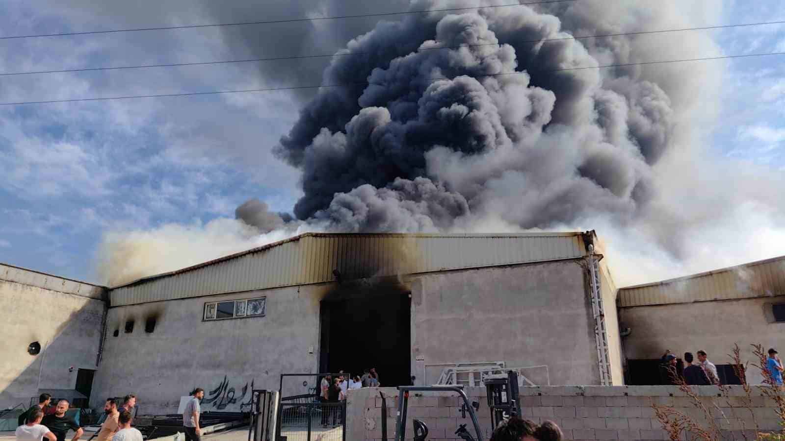 Şişecam’ın deposu da o yangında küle döndü