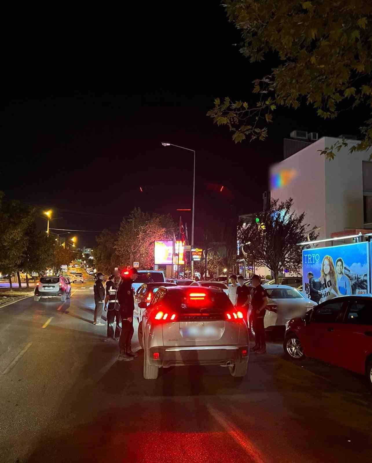 Bursa’da polis ekipleri ‘Huzur’ uygulaması yaptı