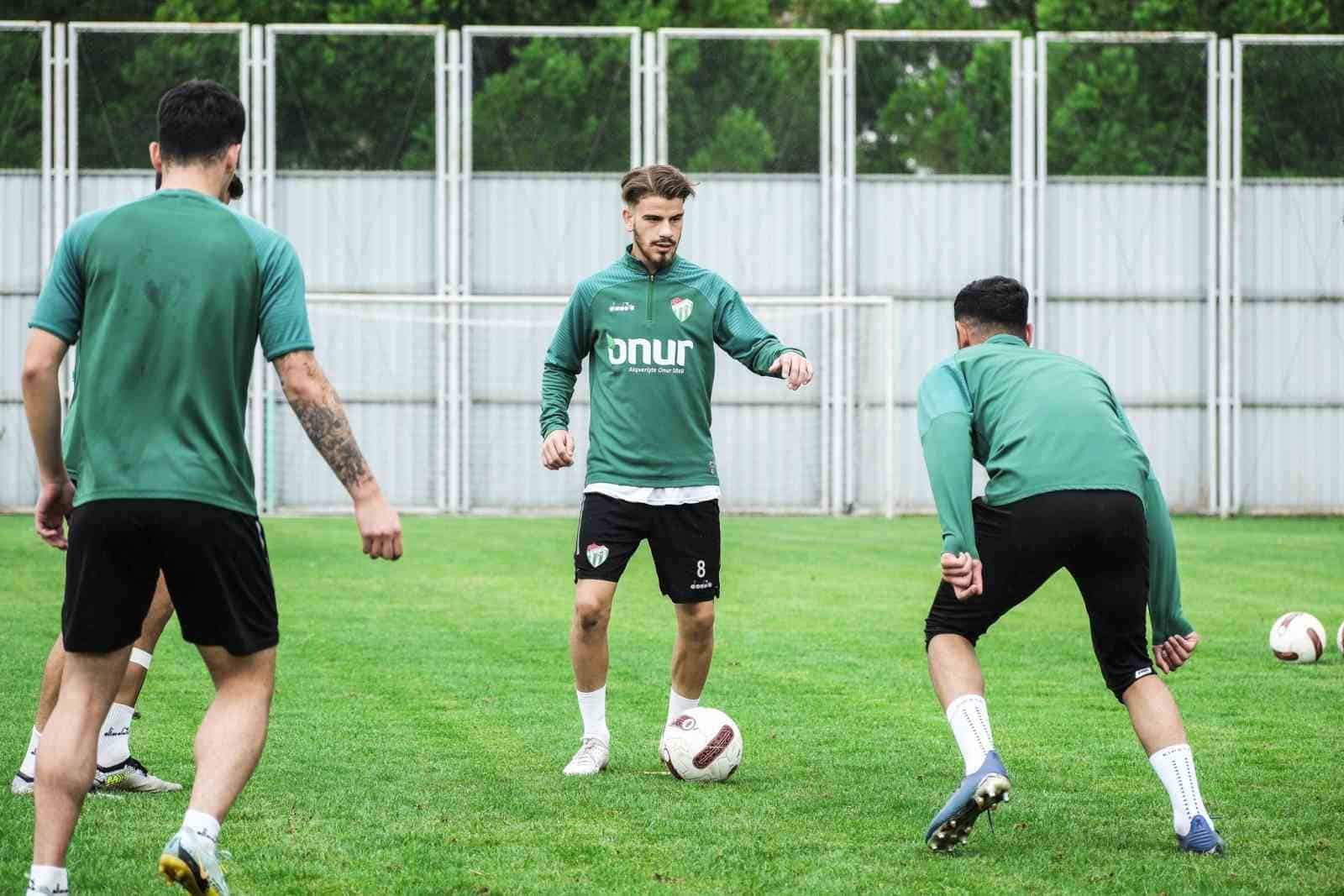 Bursaspor’da Beyoğlu Yeni Çarşı maçı hazırlıkları tamamlandı