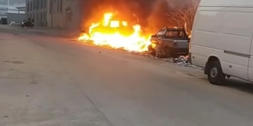 Çocukların ateşle oyunu 3 aracı böyle küle çevirdi