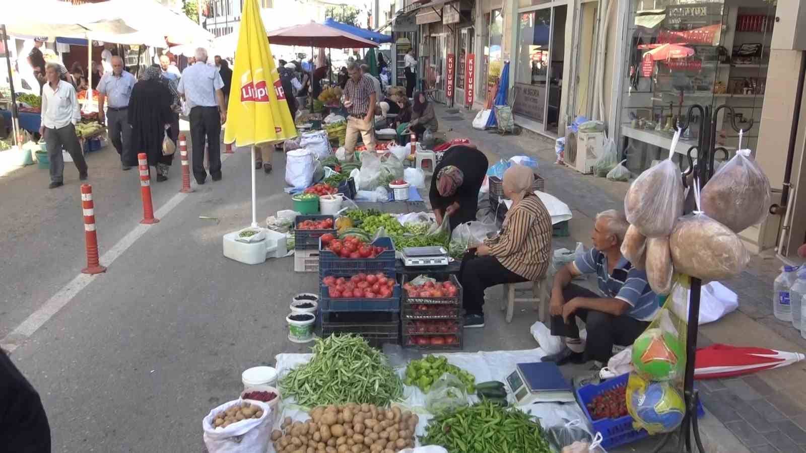 (Özel)  Bu pazar 700 yıldır her salı günü bereket duasıyla açılıyor