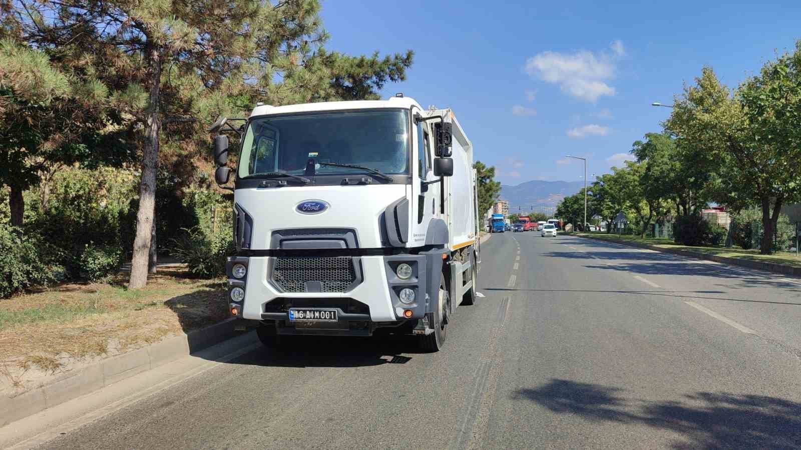 Takla atıp hurdaya dönen araçtan hafif sıyrıklarla kurtuldu