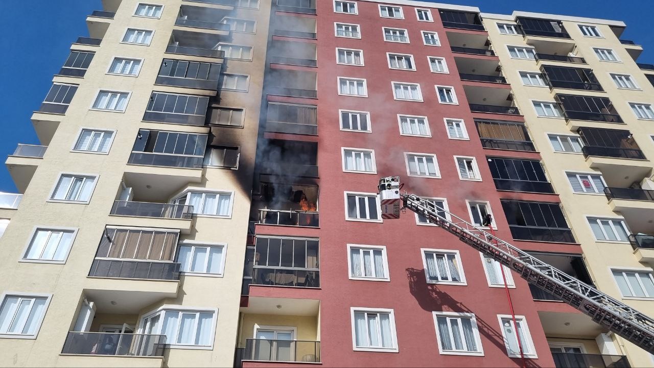 Bursa’da 11 katlı apartmanda can pazarı