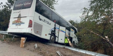 Bursa’da yolcu otobüsü şarampole uçtu: 2 yaralı