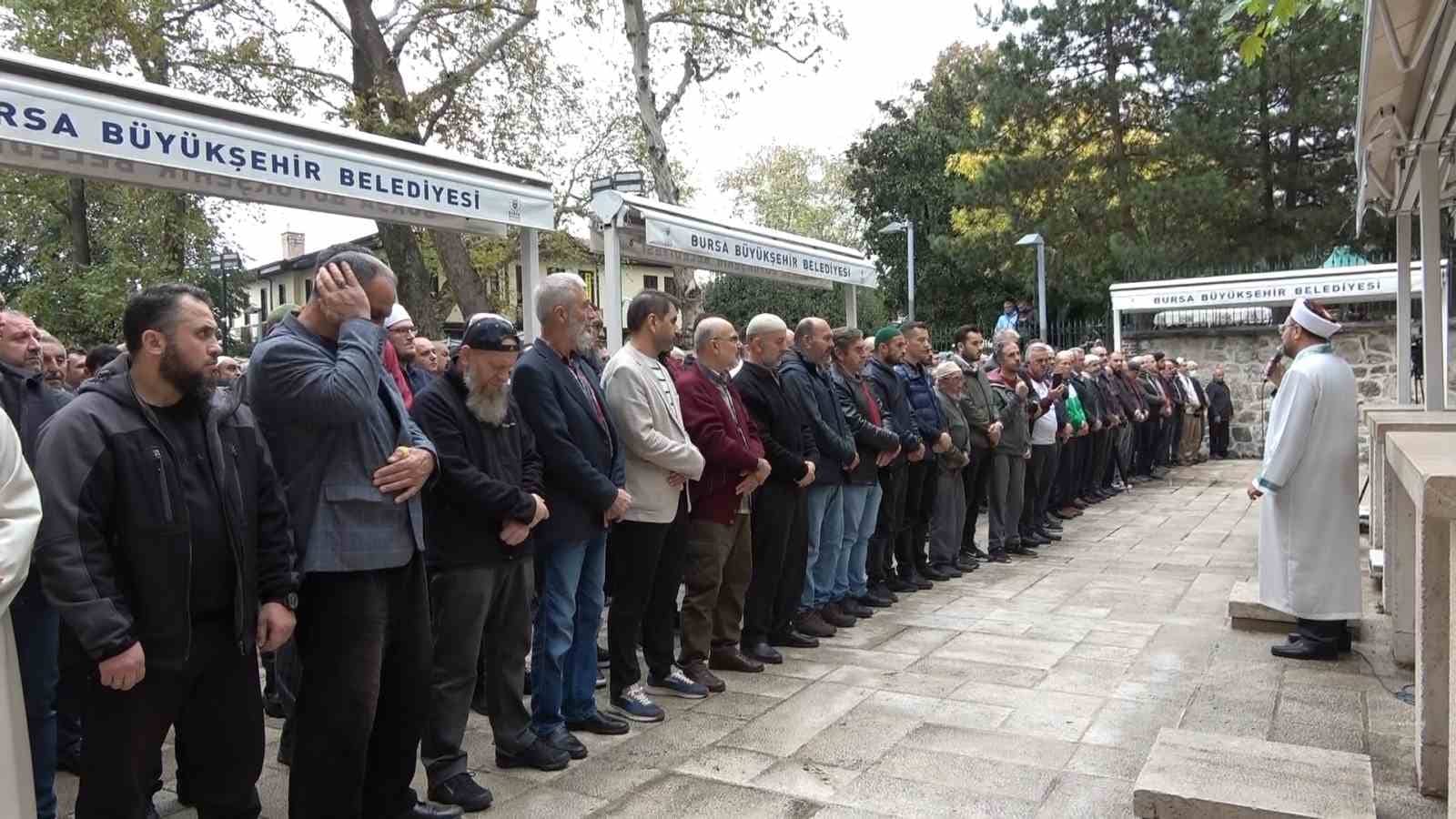 Filistin’de hayatını kaybedenler için gıyabi cenaze namazı kılındı