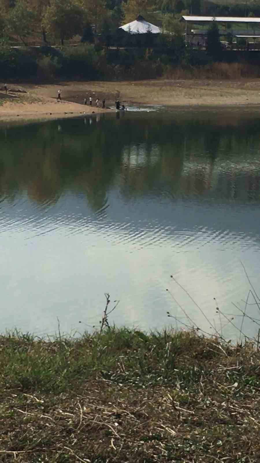 Küçük kız kardeşler boğulmaktan son anda kurtuldu