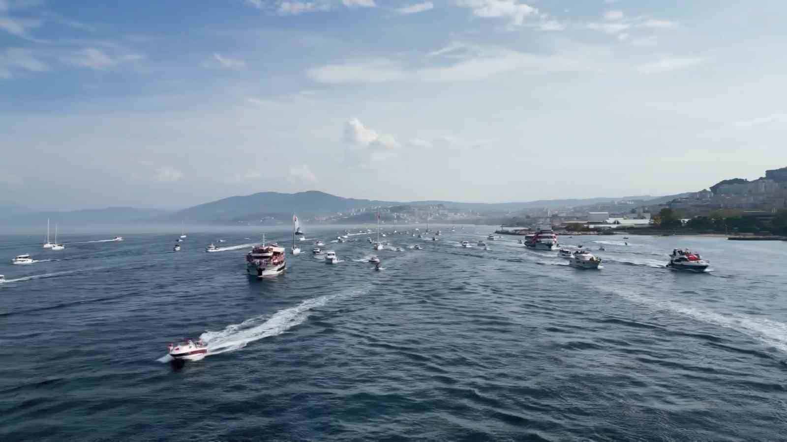 Mudanya’da 100. yıl coşkusu denize taştı