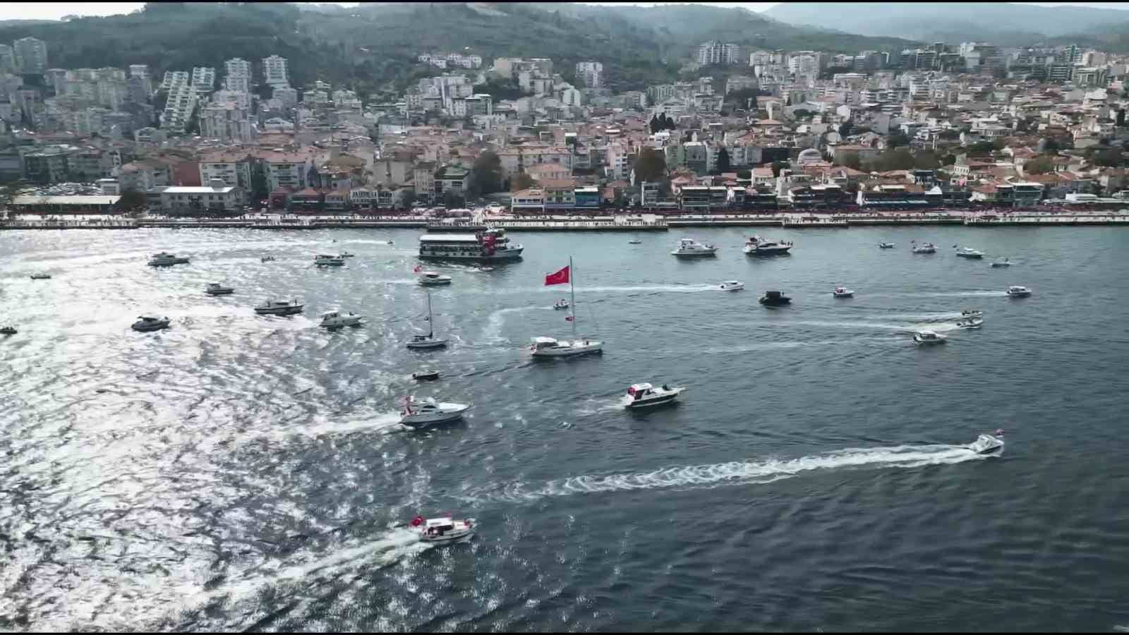 Mudanya’da 100. yıl coşkusu denize taştı