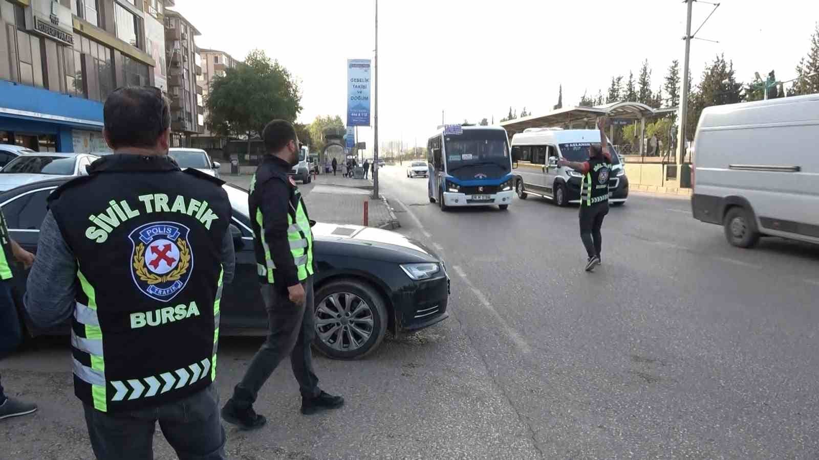 (Özel) Dikkat toplu taşımada sivil trafik polisi çıkabilir...