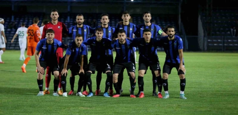 TFF 2. Lig: Karacabey Belediyespor: 3 - Kırşehir FSK: 0