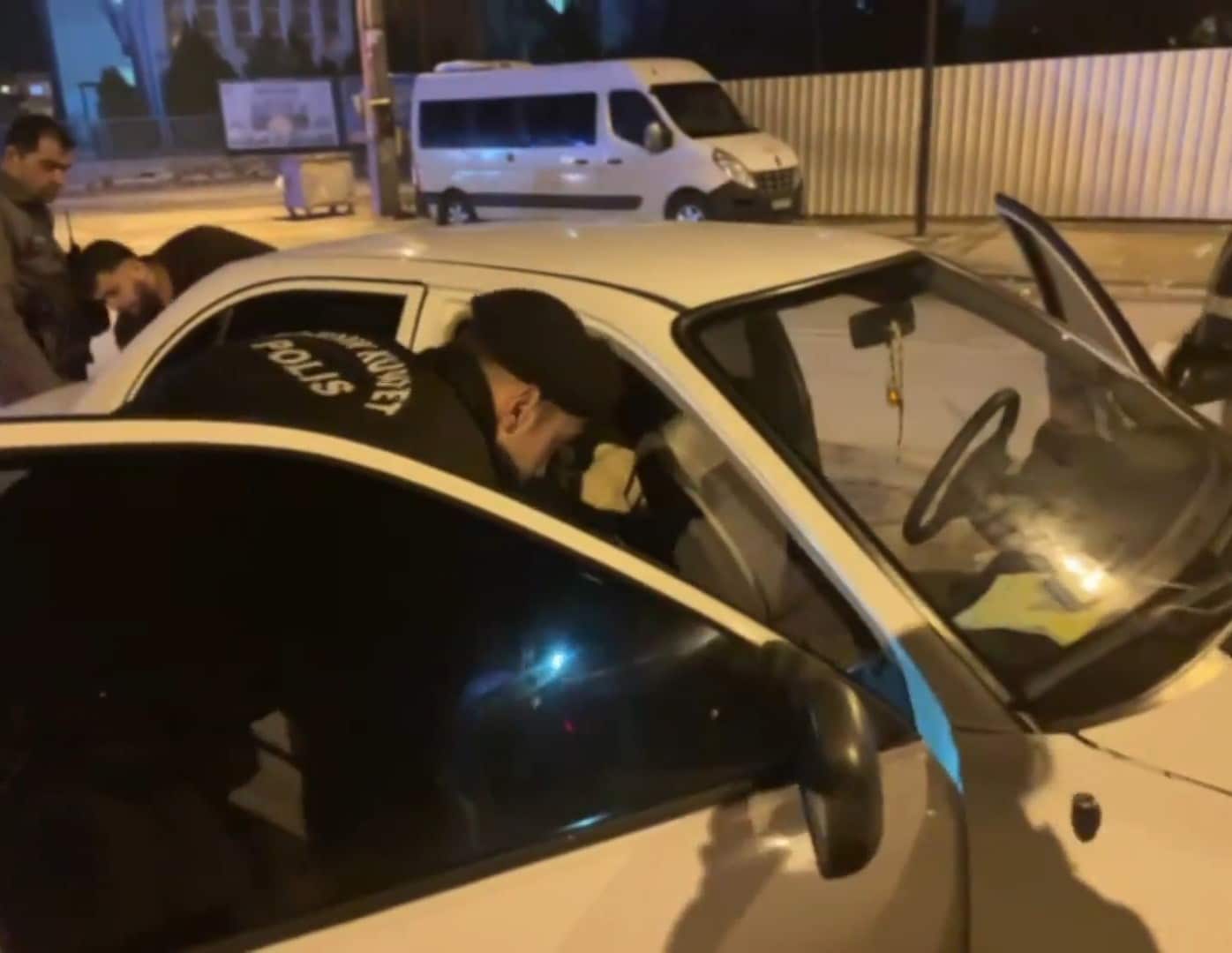 Bursa’da 2 bin 669 araç kontrol edildi, 27 sürücüye toplam 143 bin lira ceza