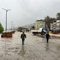 Büyükşehir’den fırtına mesaisi