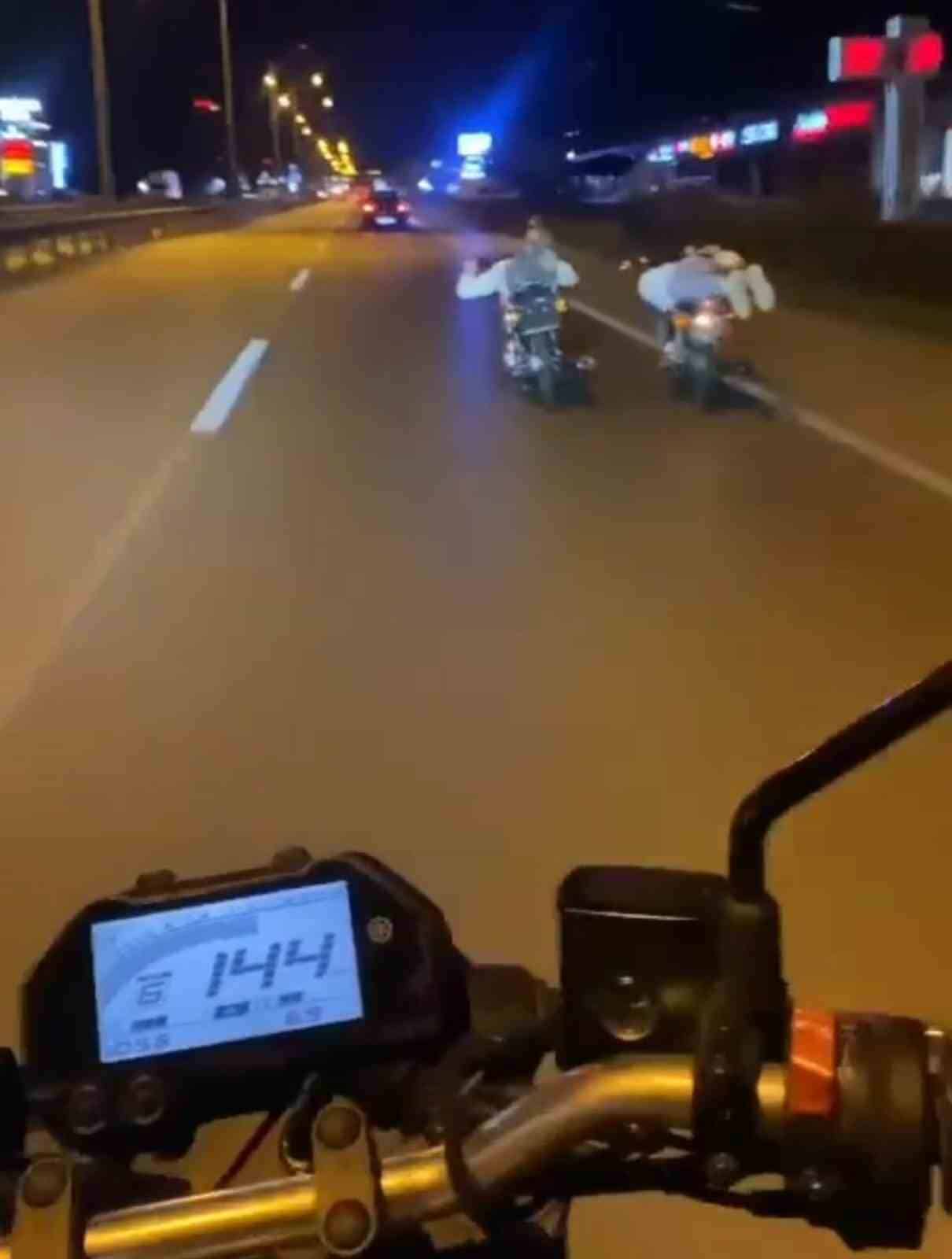 Motosikletle ölümüne yarış tuttular