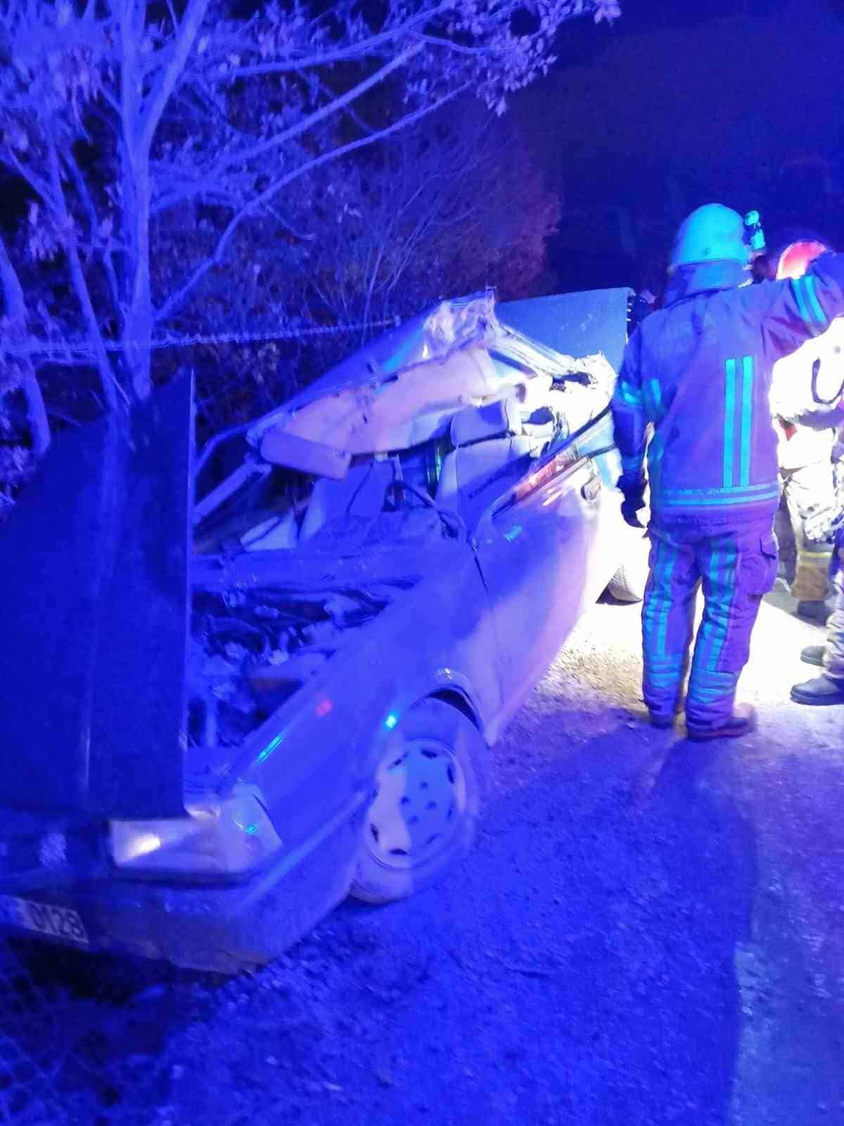 Otomobil traktörle çarpıştı: 1 ağır yaralı