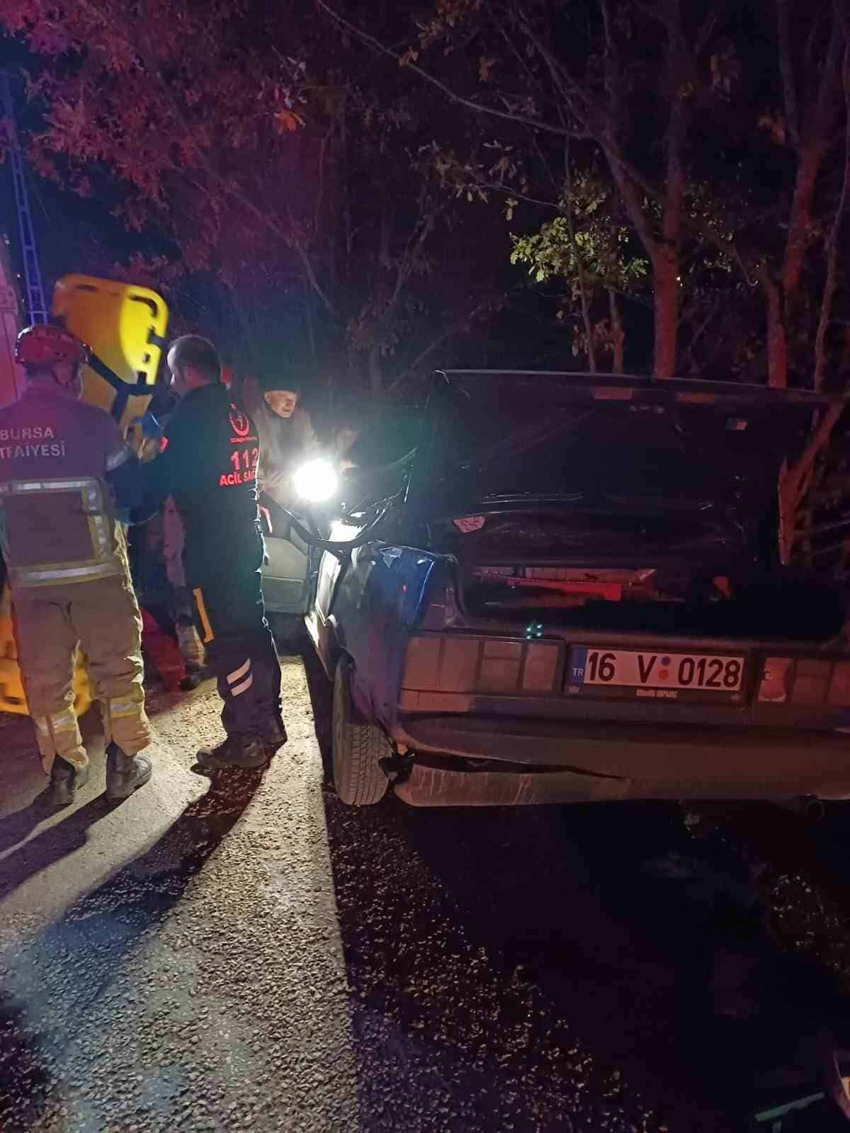 Otomobil traktörle çarpıştı: 1 ağır yaralı