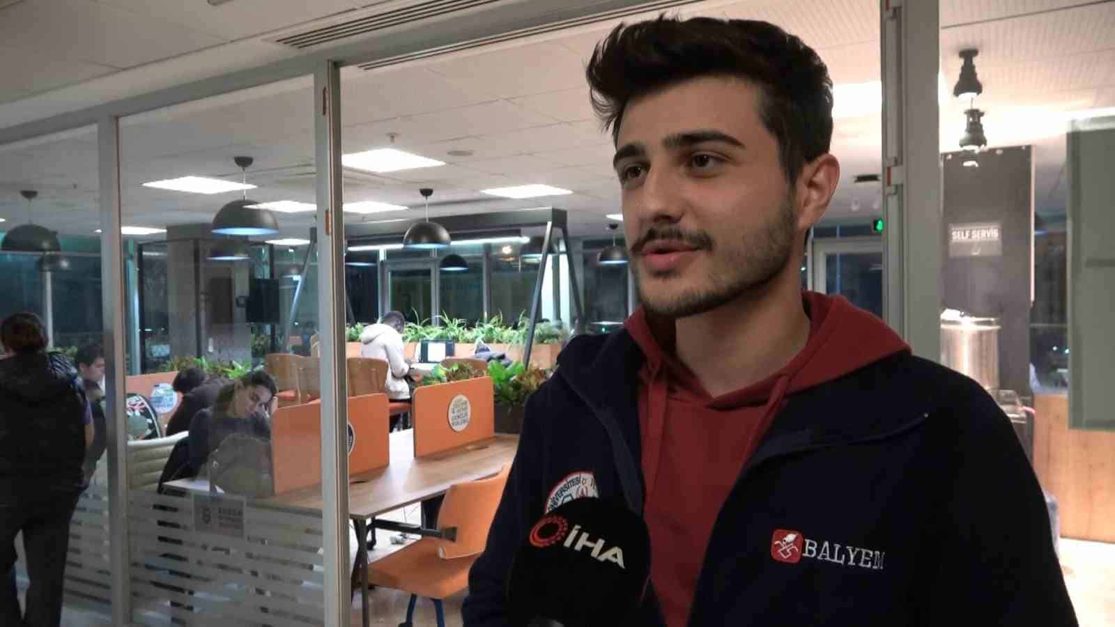 (Özel) Sınavlarına hazırlanan öğrenciler kütüphanede sabahladı