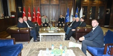 Bursaspor yönetimi, Büyükşehir Belediye Başkanı Alinur Aktaş’ı ziyaret etti