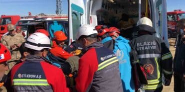 ELAZIĞ’DA MADEN OCAĞINDA GÖÇÜK: 3 İŞÇİ KURTARILDI, 1 İŞÇİ GÖÇÜK ALTINDA BİLFER MADENCİLİĞE AİT KROM MADENİNDE YERİN BİN 400 METRE ALTINDA GÖÇÜK MEYDANA GELDİ